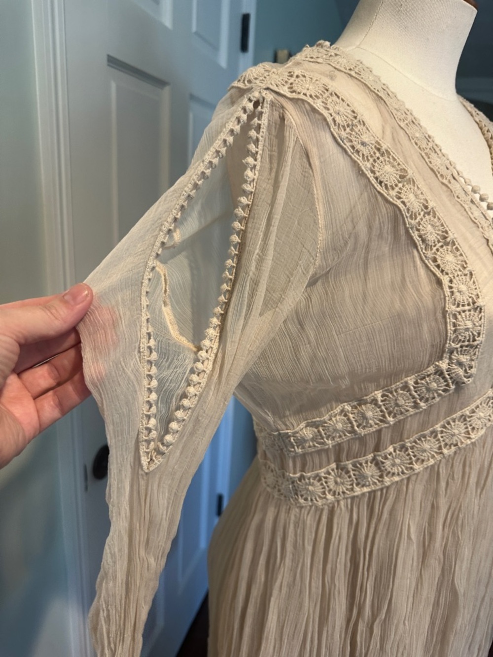 EUC Sundance Sz 12 Gauzy 2-piece Boho Lace-Trim Long Sleeve Midi Dress in Beige - Picture 3 of 11